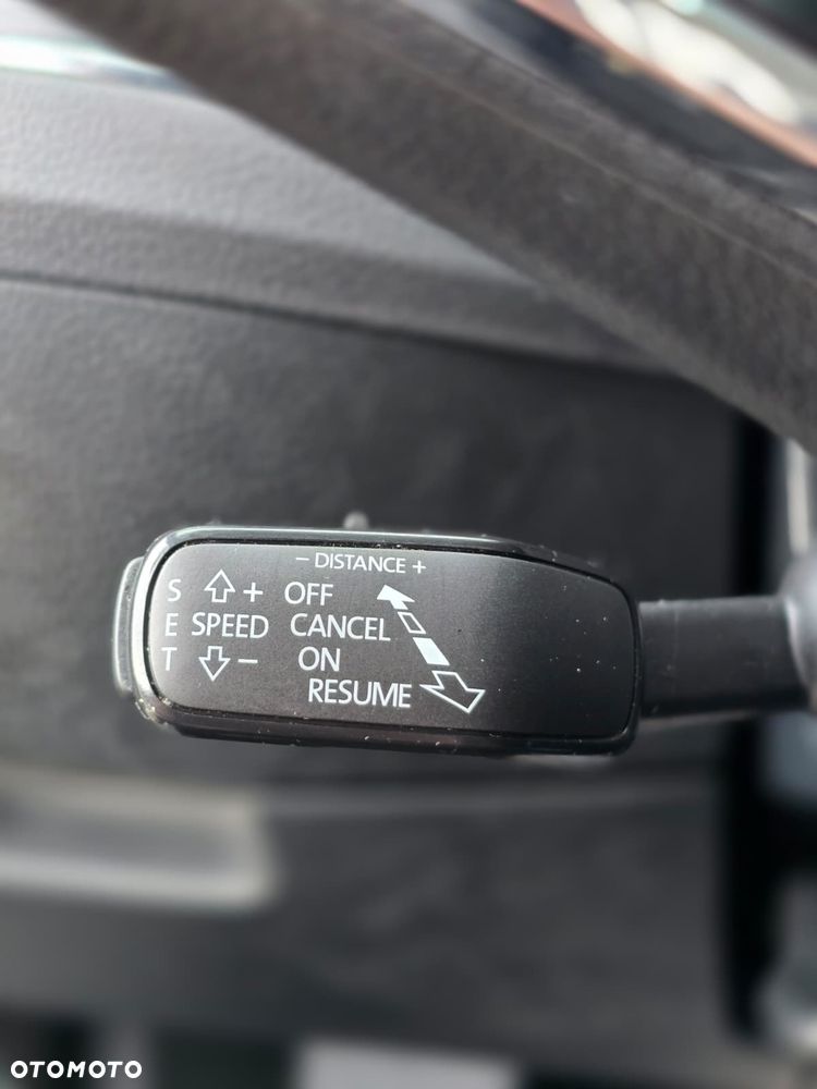 Skoda Superb 2.0 TDI DSG Premium Edition - 23