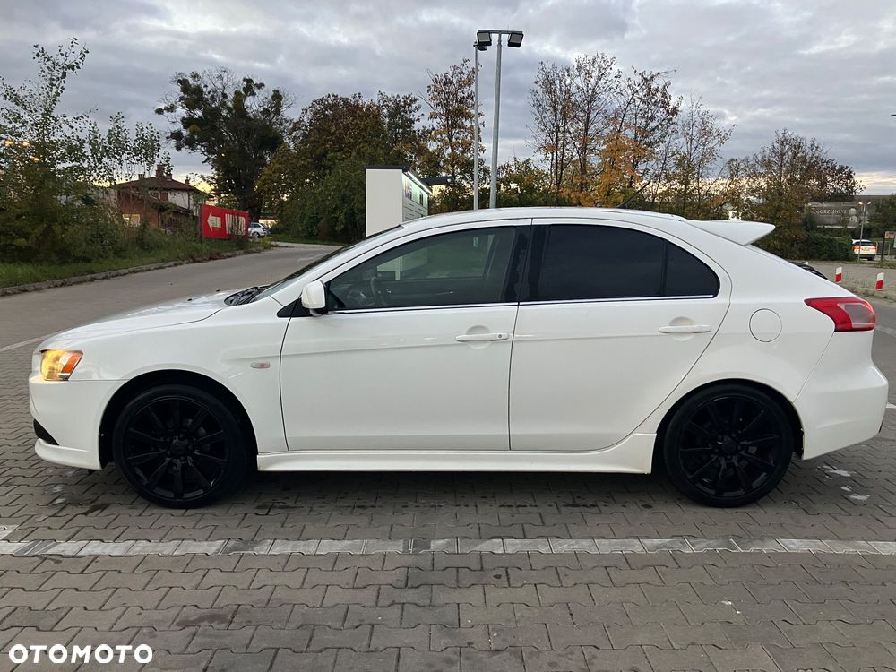 Mitsubishi Lancer - 10
