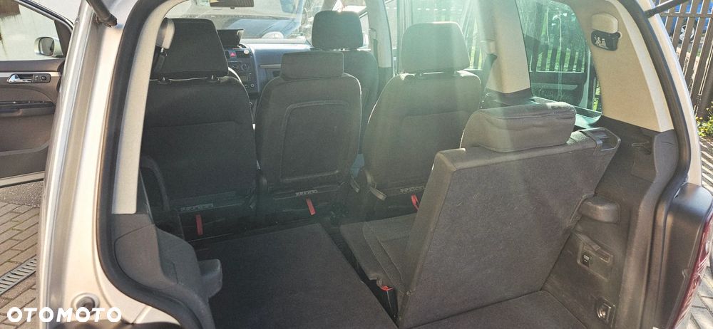 Volkswagen Touran 1.6 FSI Trendline - 9