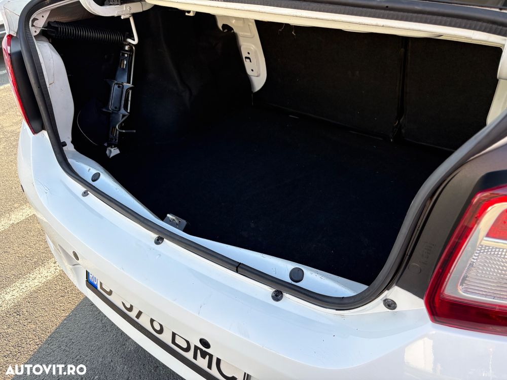 Dacia Logan 0.9 90CP Laureate - 11