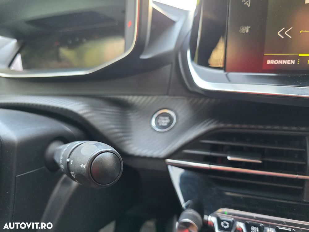 Peugeot 2008 PureTech 110 Stop&Start Allure - 19