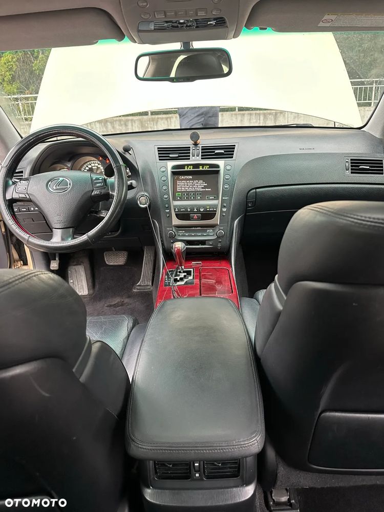Lexus GS - 10