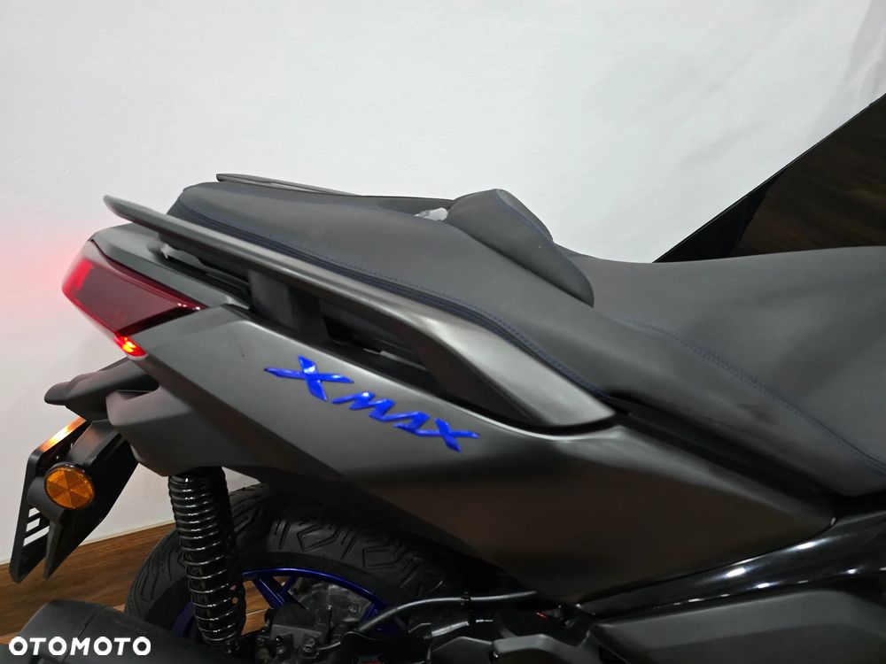 Yamaha X-max - 17