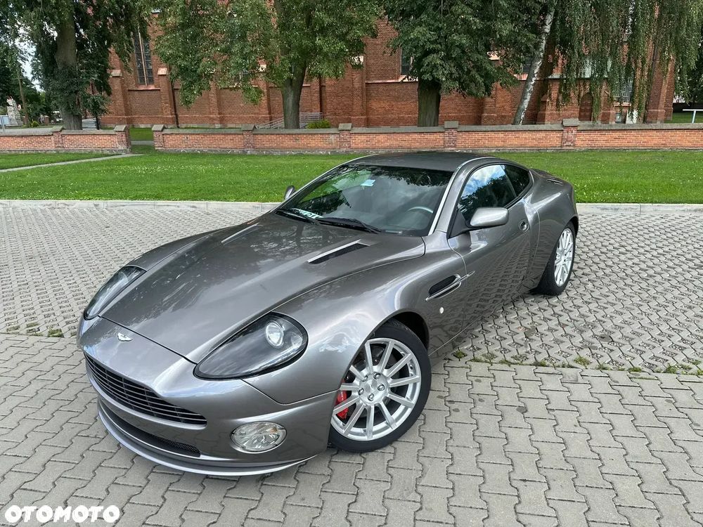 Aston Martin V12 Vanquish
