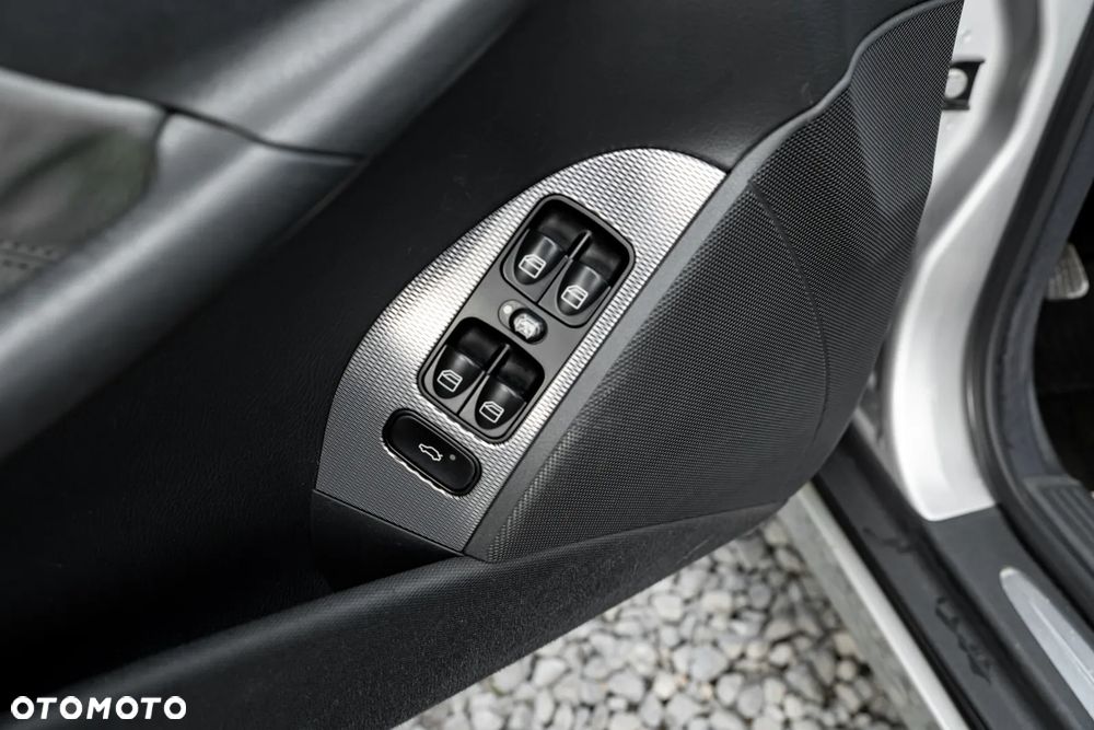 Mercedes-Benz CLK 320 Avantgarde - 40