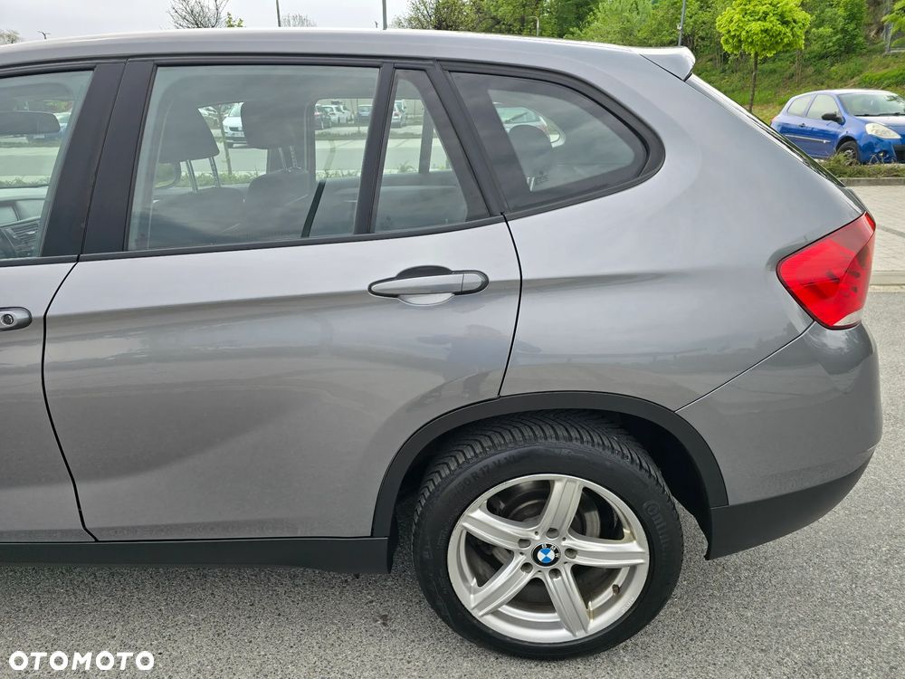 BMW X1 sDrive18d xLine - 33