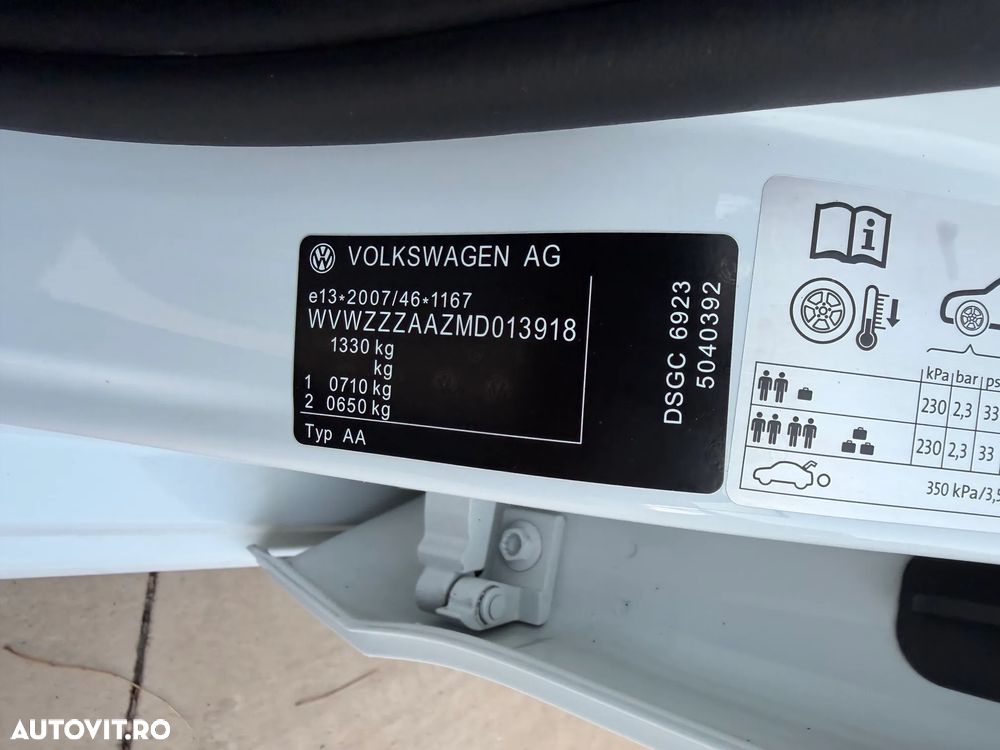 Volkswagen up! 1.0 MPI High - 26