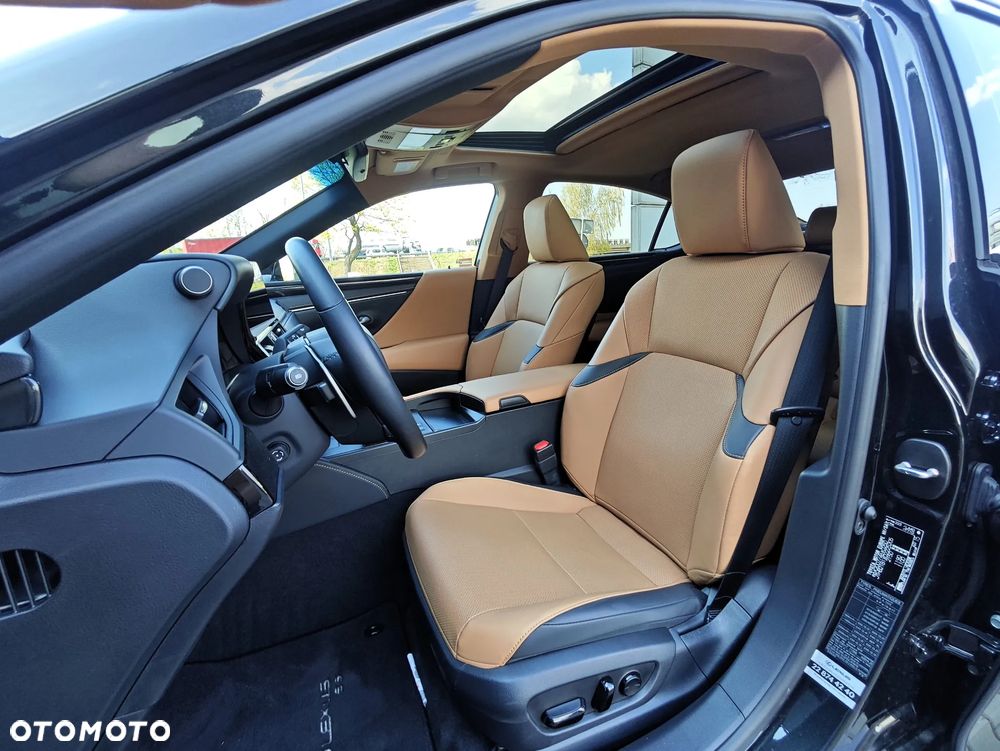 Lexus ES 300h Business Edition - 11