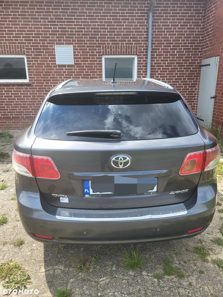 Toyota Avensis - 5