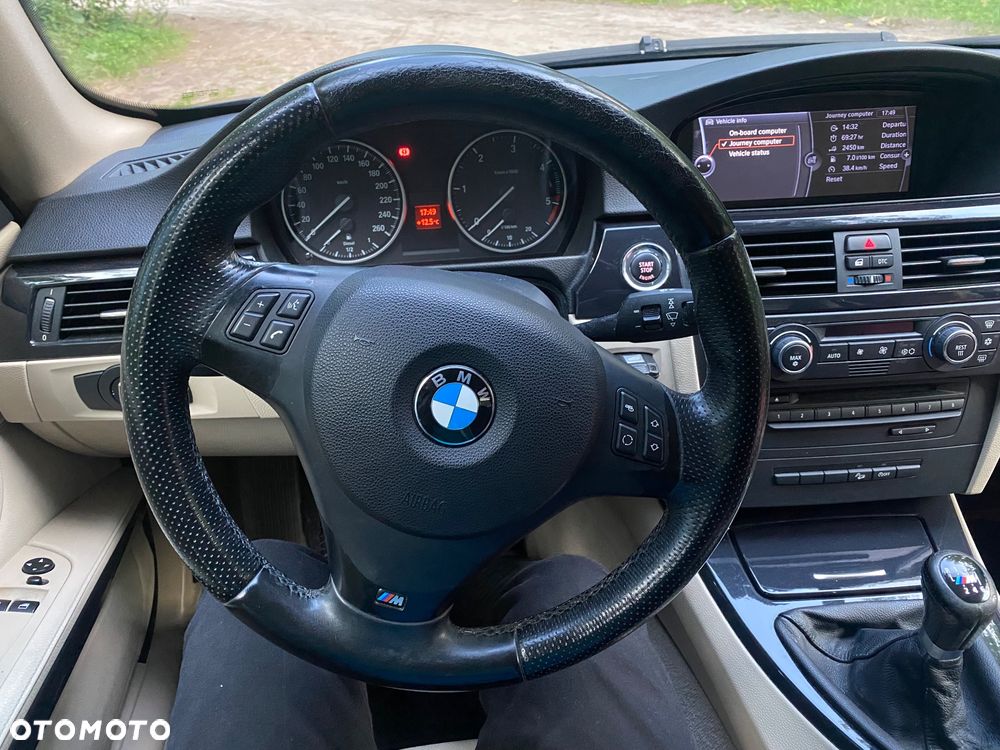 BMW Seria 3 320d xDrive - 15