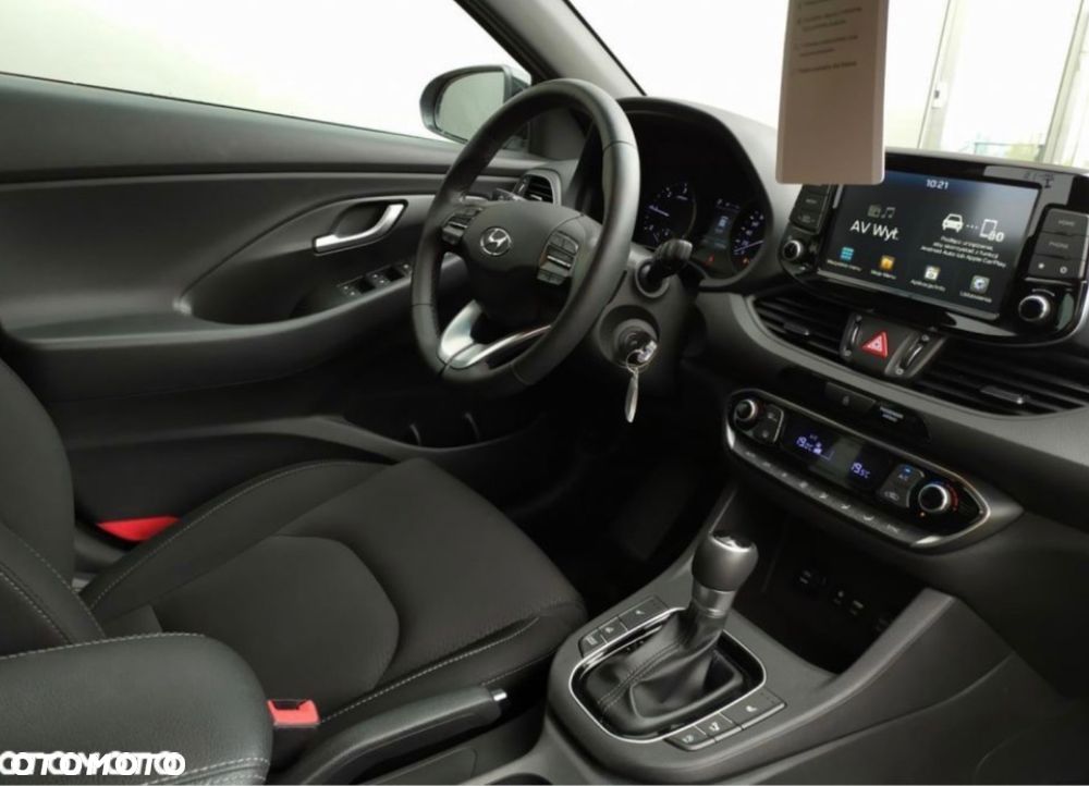 Hyundai i30 1.6 D Comfort DCT - 3