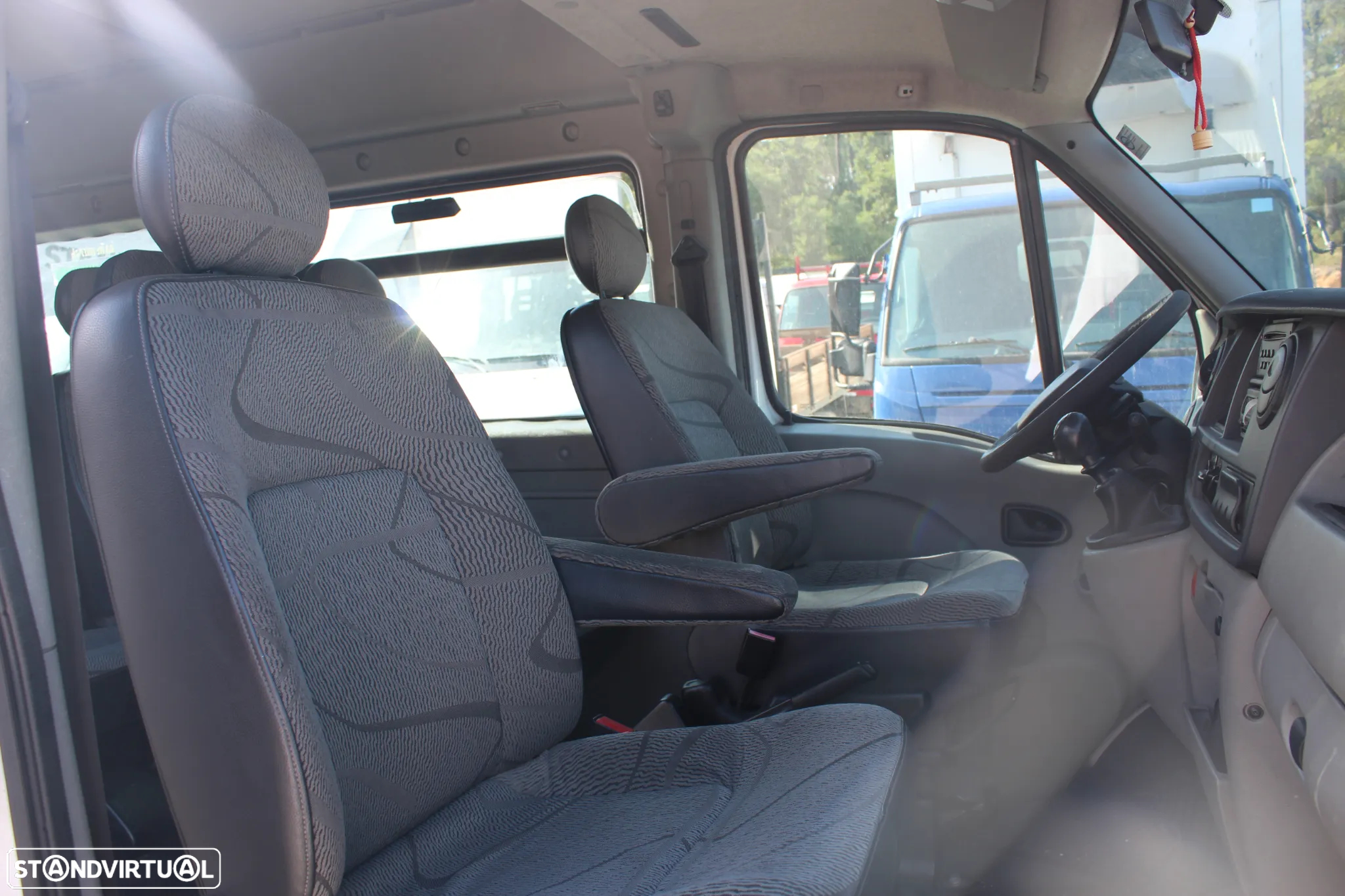 Renault Master 2.5 dCi MiniBus // 16 Lugares - 8