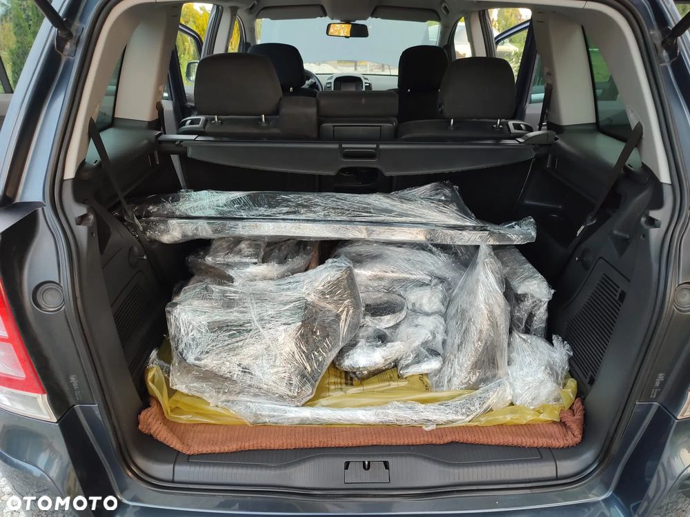 Opel Zafira - 24
