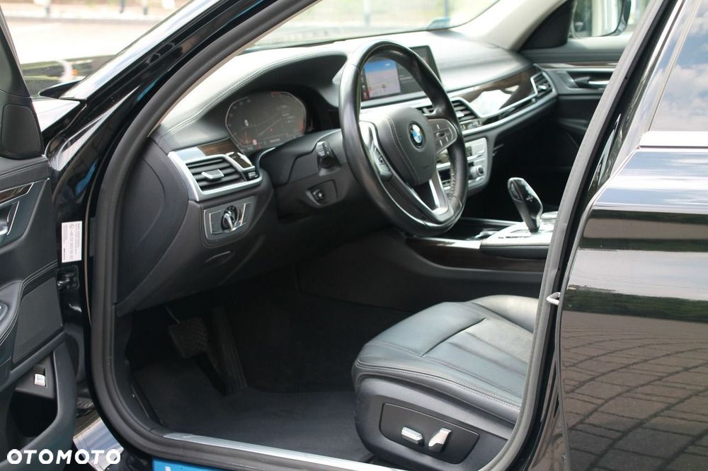 BMW Seria 7 730d xDrive sport - 17