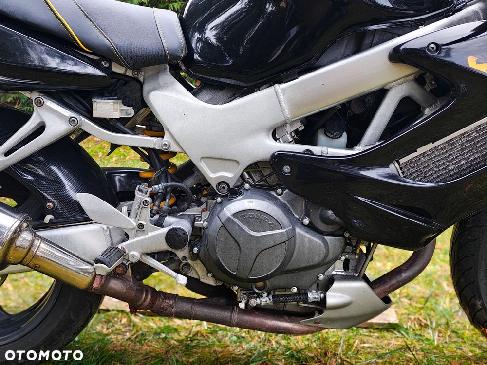 Honda VTR - 13