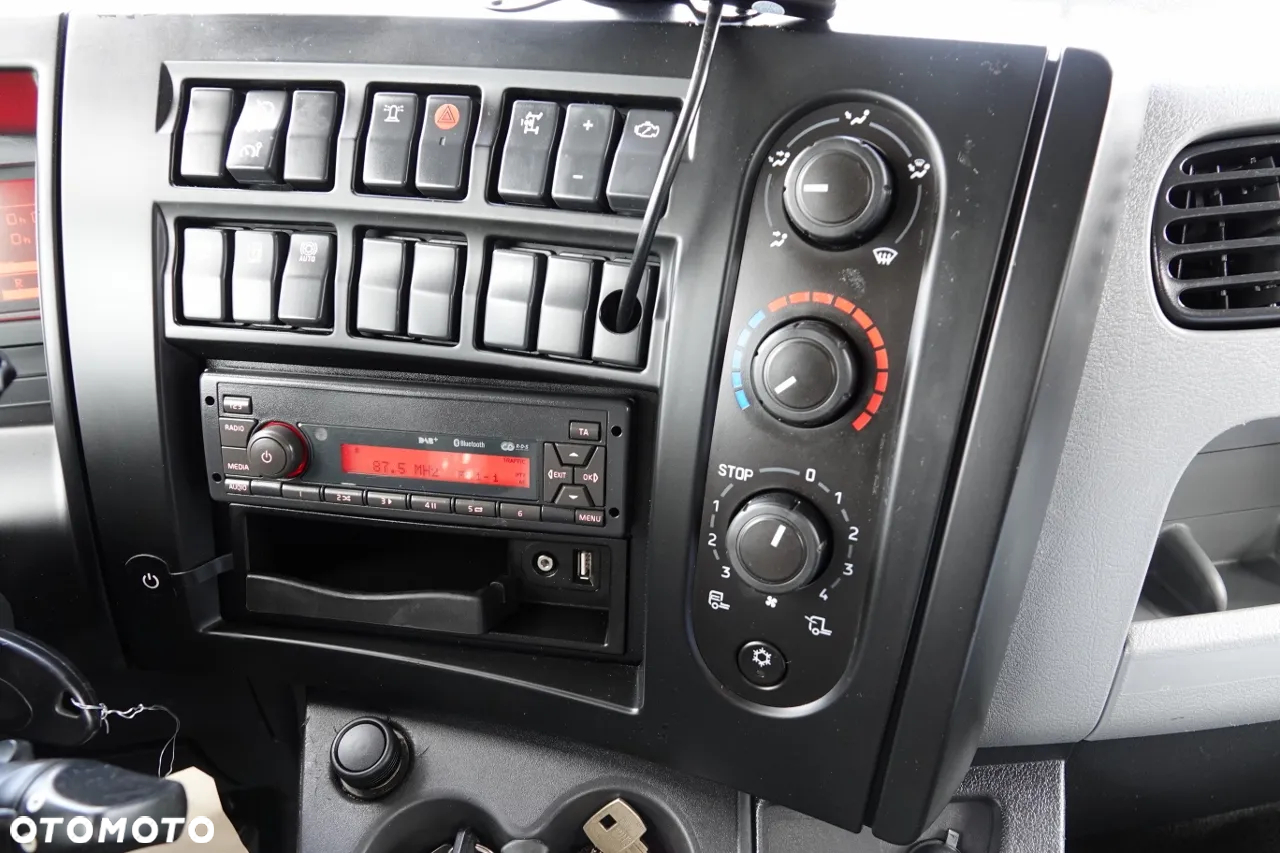 Renault D 210/  4X2 / SKRZYNIOWY 5 M + HDS PALFINGER PK 8.501 SLD A / UDŹWIG 5 580G / STEROWANIE RADIOWE / ROTATOR / SPROWADZONY - 31