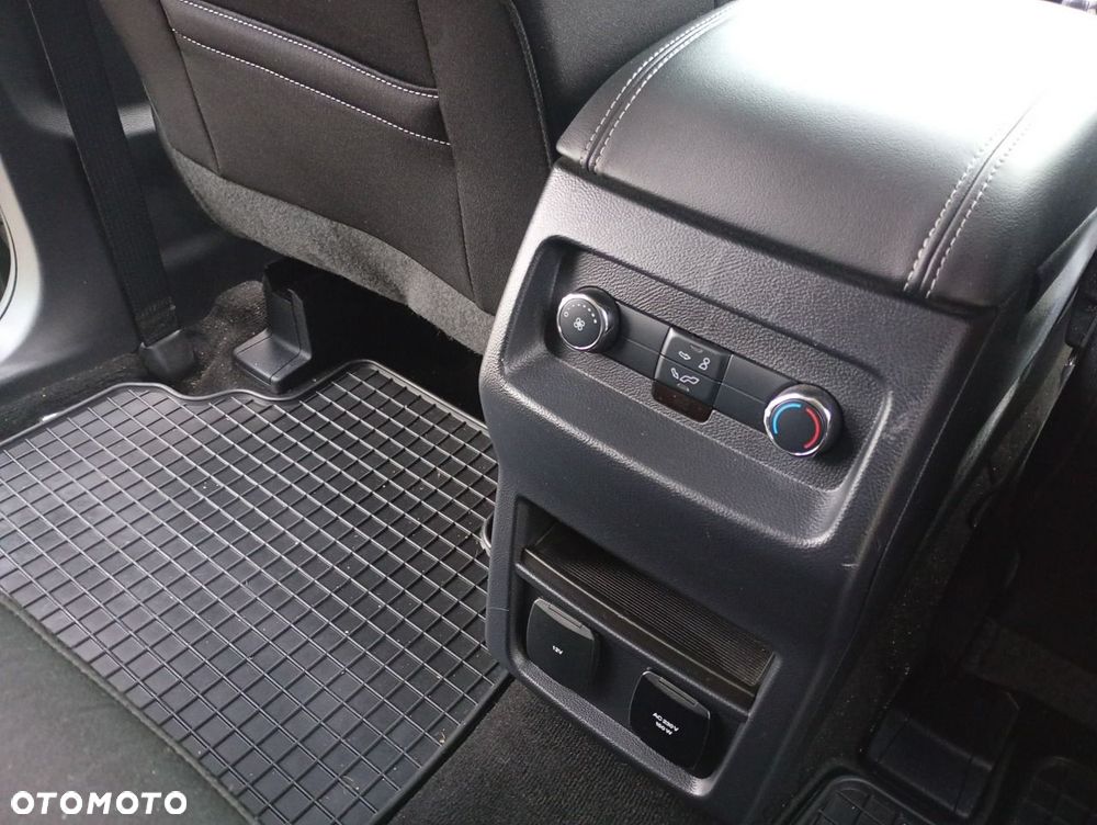 Ford Galaxy - 19