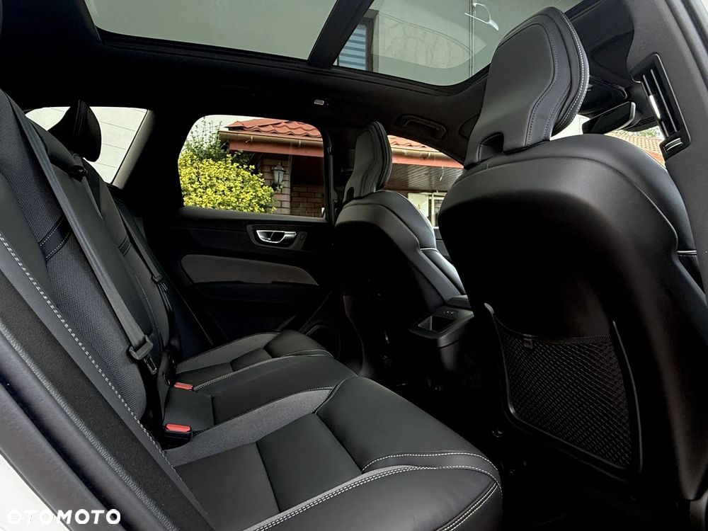 Volvo XC 60 B5 B AWD Geartronic RDesign - 13