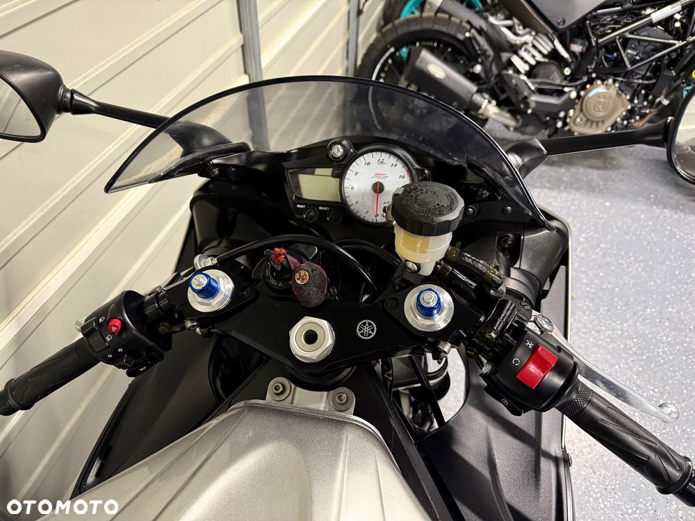 Yamaha R6 - 11