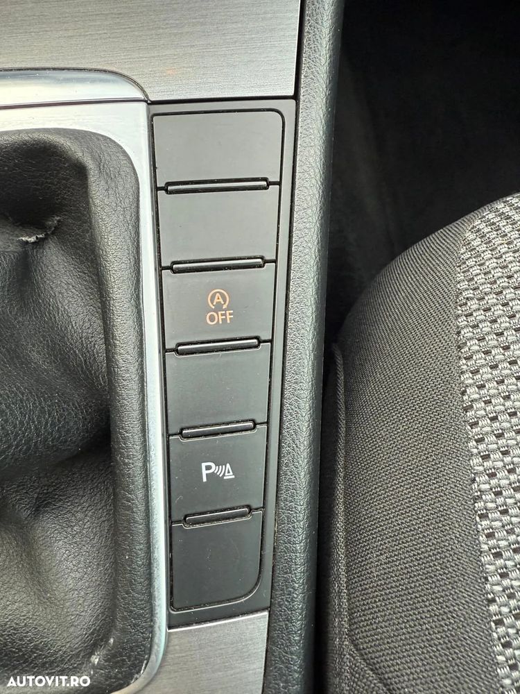 Volkswagen Passat Variant 2.0 TDI BlueMotion Technology R-Line - 13