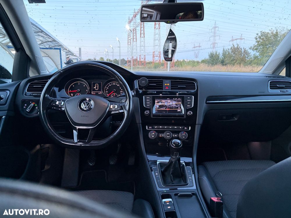 Volkswagen Golf - 5