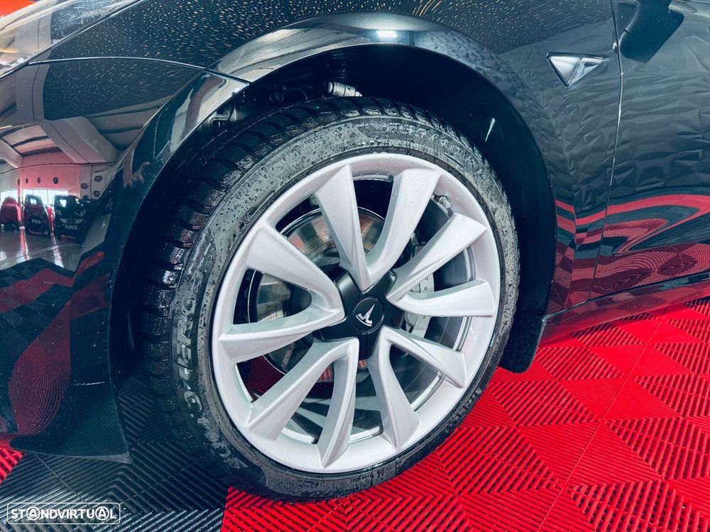 Tesla Model 3 - 16