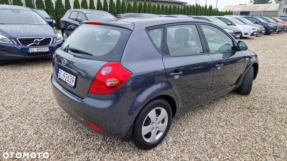 Kia Ceed 1.4 CVVT LX - 23