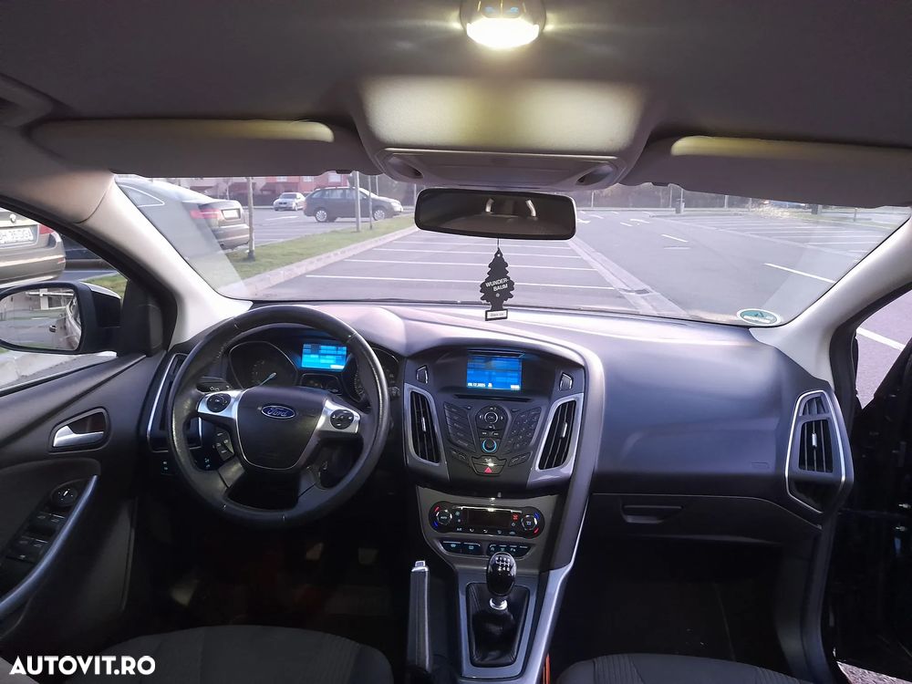 Ford Focus Turnier 1.6 TDCi ECOnetic 88g Start-Stopp-Sy Titanium - 13