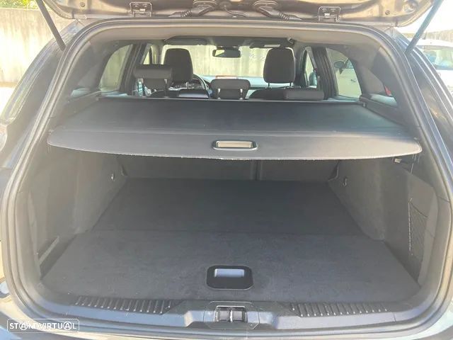 Ford Focus SW 1.0 EcoBoost Hybrid Aut. ST-LINE DESIGN - 39