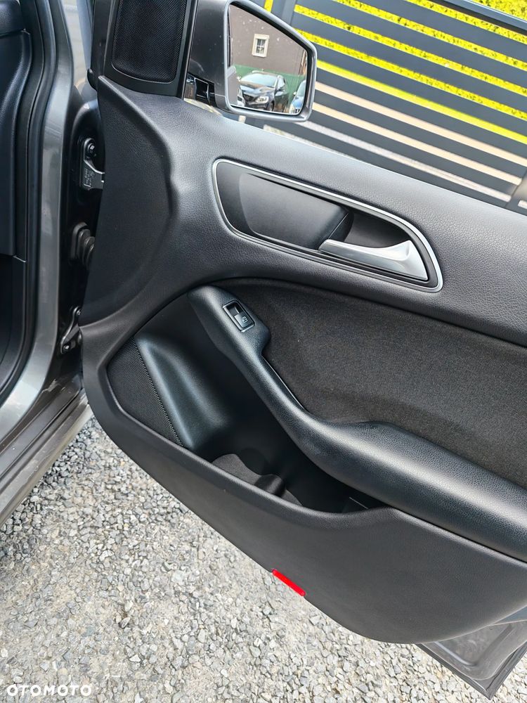 Mercedes-Benz Klasa B 180 BlueEFFICIENCY Edition Style - 24