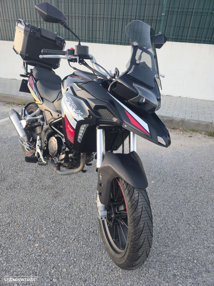 Benelli TRK 251 - 6