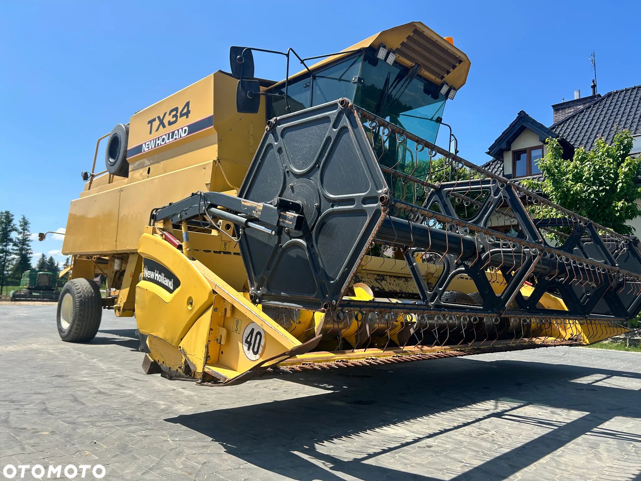 New Holland TX34 - 1