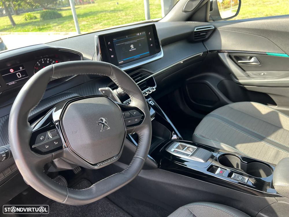 Peugeot 2008 1.2 PureTech GT Line EAT8 - 10