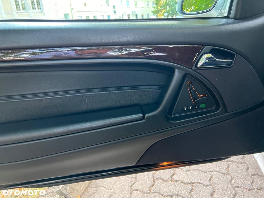 Mercedes-Benz SL - 23
