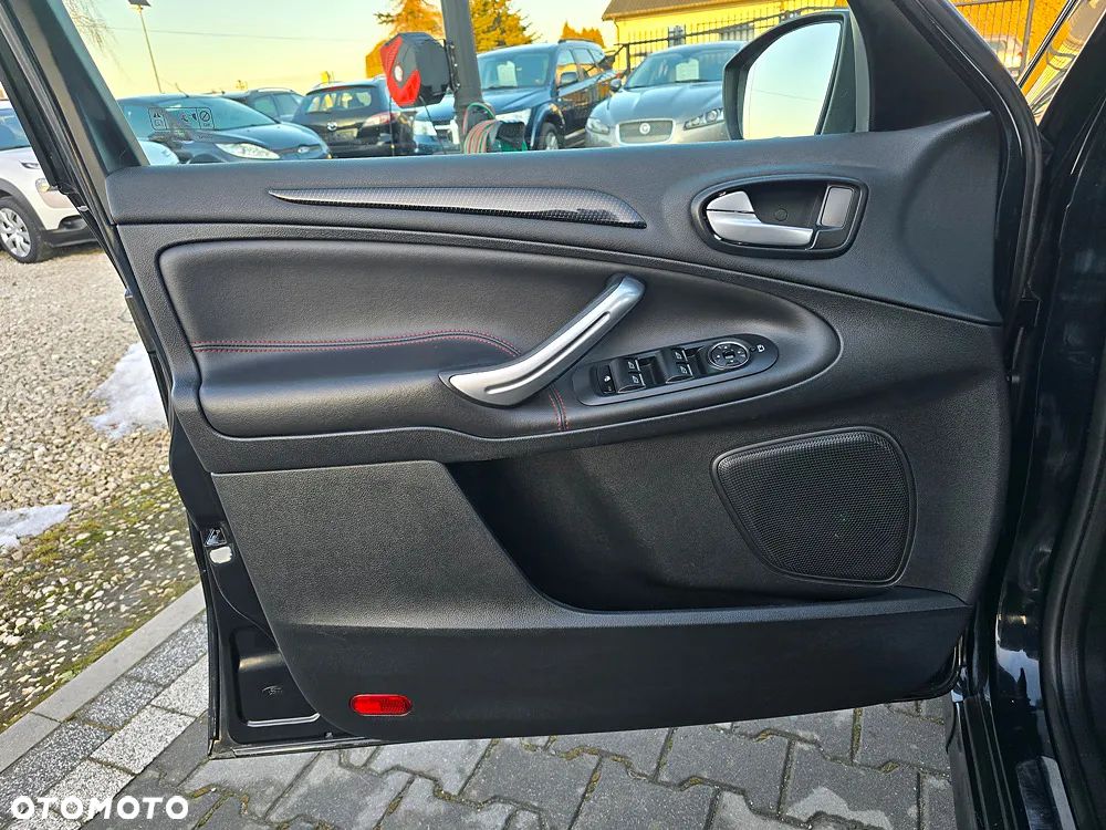 Ford S-Max 2.0 TDCi DPF Titanium X - 13