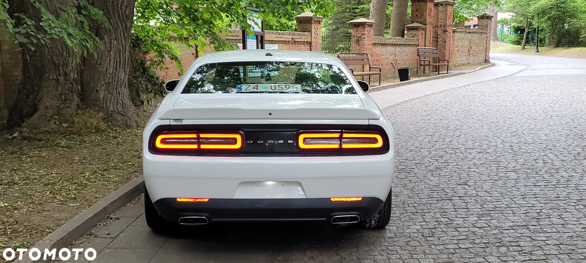 Dodge Challenger - 4