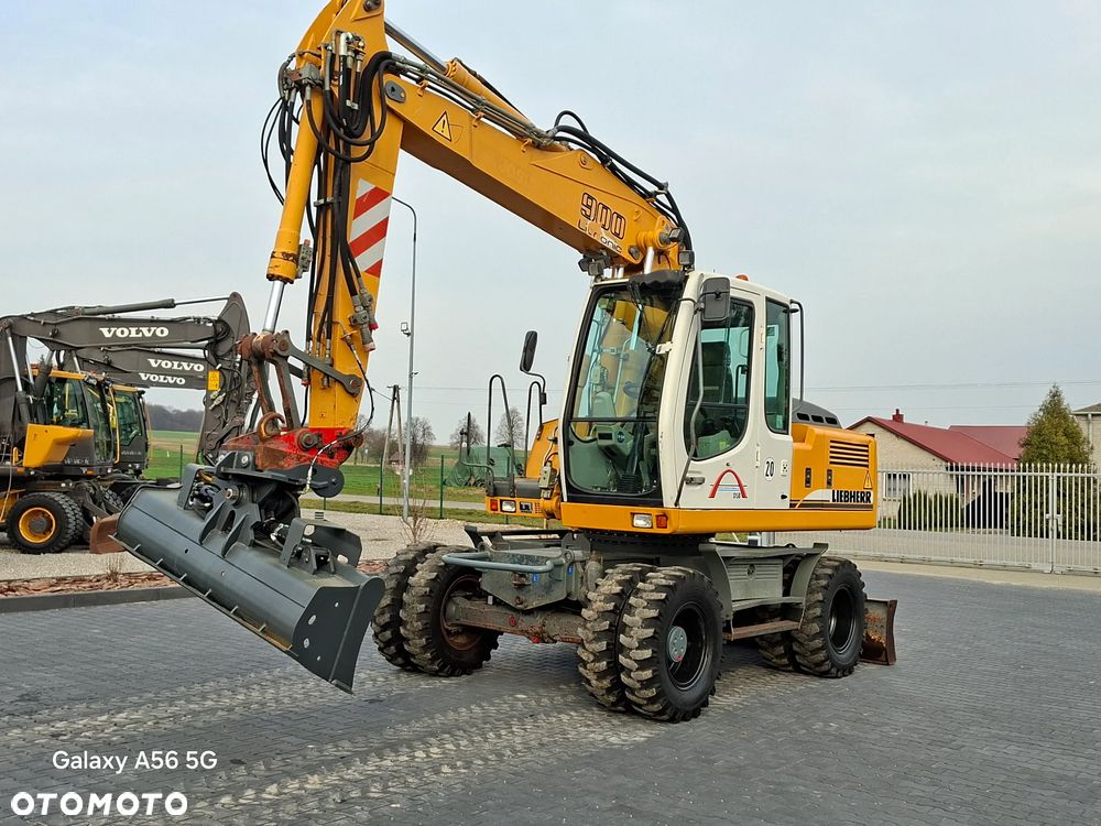 Liebherr LIEBHERR A900 - 6