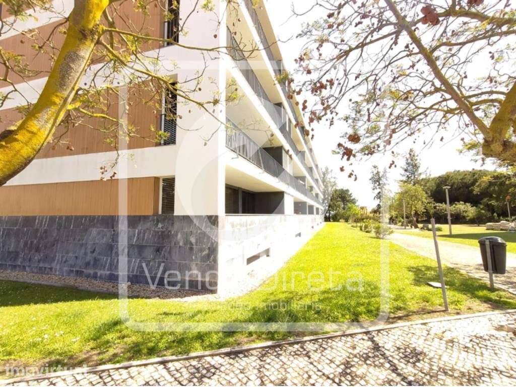 Excelente T3 com 213 m², Suíte, Varanda, Estacionamento e Arrecadaç... - Grande imagem: 2/26