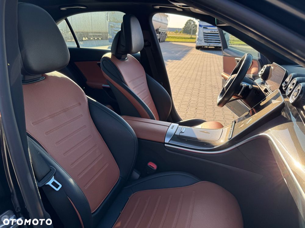 Mercedes-Benz Klasa C 300 4Matic T 9G-TRONIC AMG Line - 13