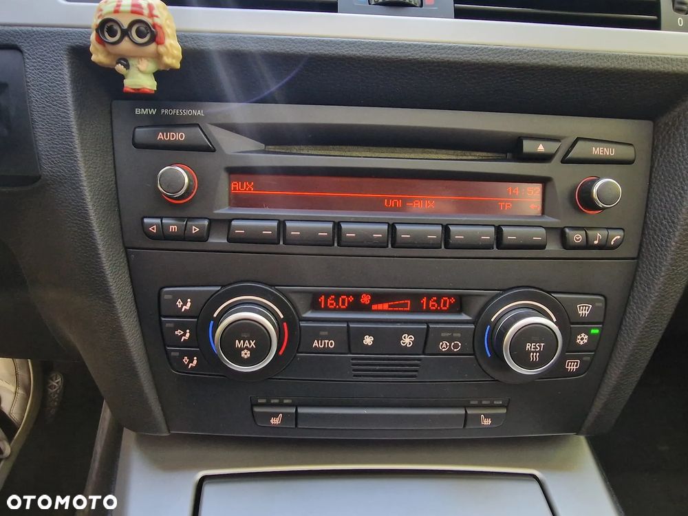 BMW Seria 3 320d DPF - 12