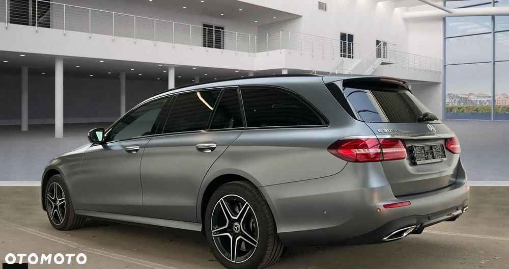 Mercedes-Benz Klasa E 300 de PHEV 4-Matic Avantgarde 9G-Tronic - 4