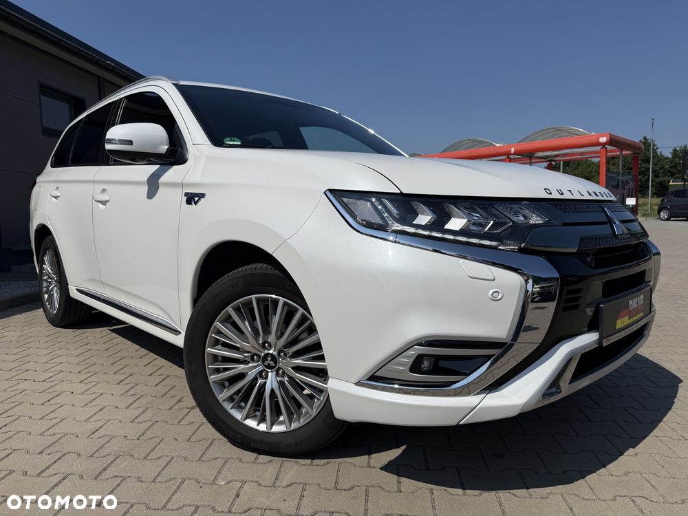 Mitsubishi Outlander 2.4 4WD Top - 4