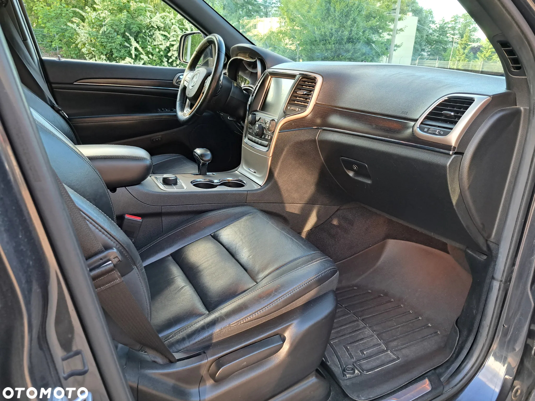 Jeep Grand Cherokee - 11