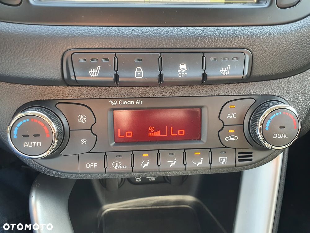 Kia Ceed 1.4 CVVT Dream-Team Edition - 22