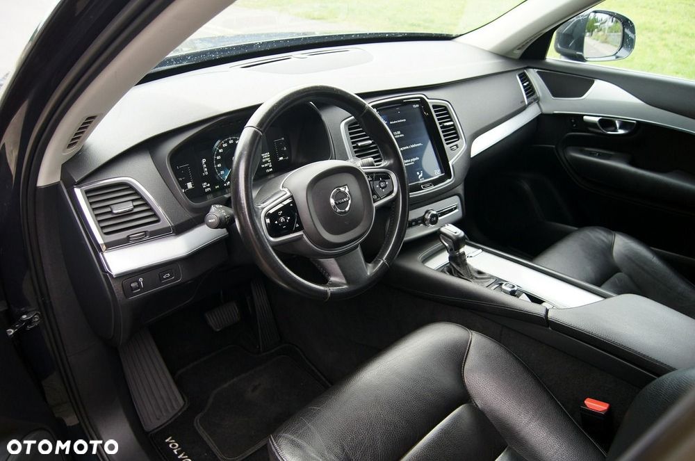 Volvo XC 90 D5 AWD Geartronic Momentum - 10