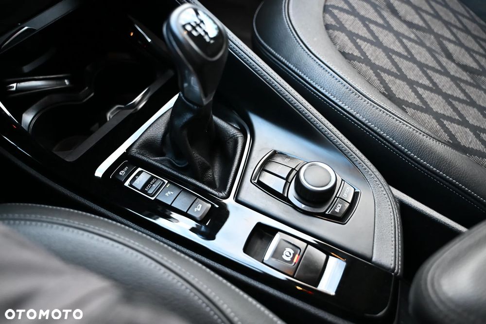 BMW X1 xDrive18d xLine - 17