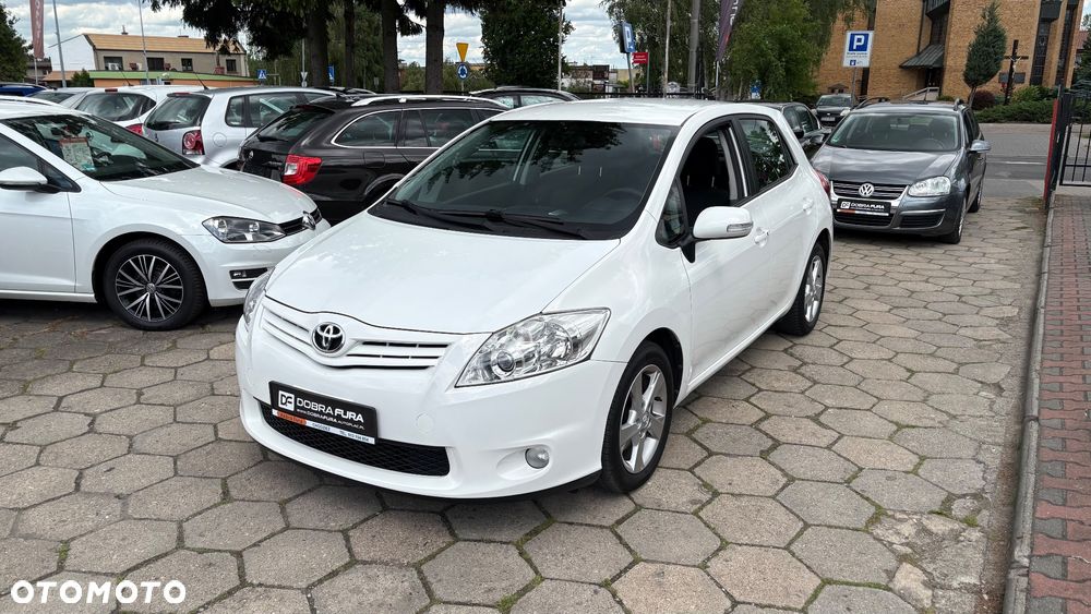 Toyota Auris 2.0 D-4D Executive - 1