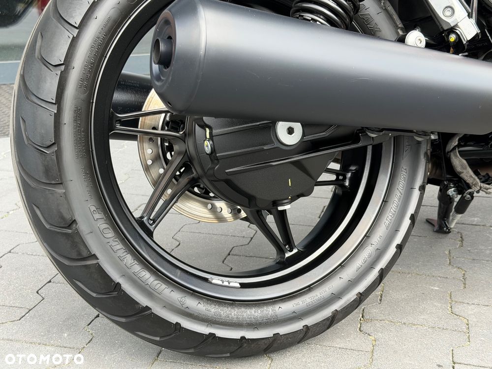 Moto Guzzi V7 - 12