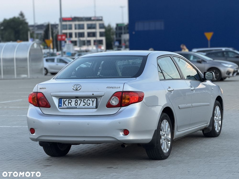 Toyota Corolla - 5