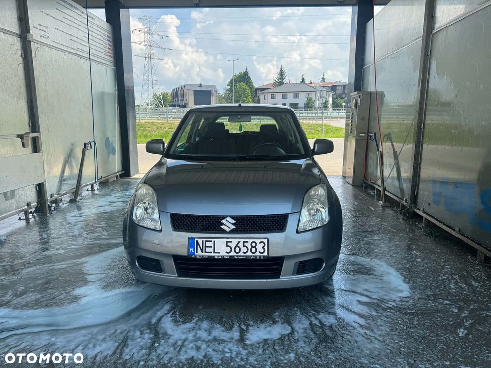 Suzuki Swift 1.3 GC - 2
